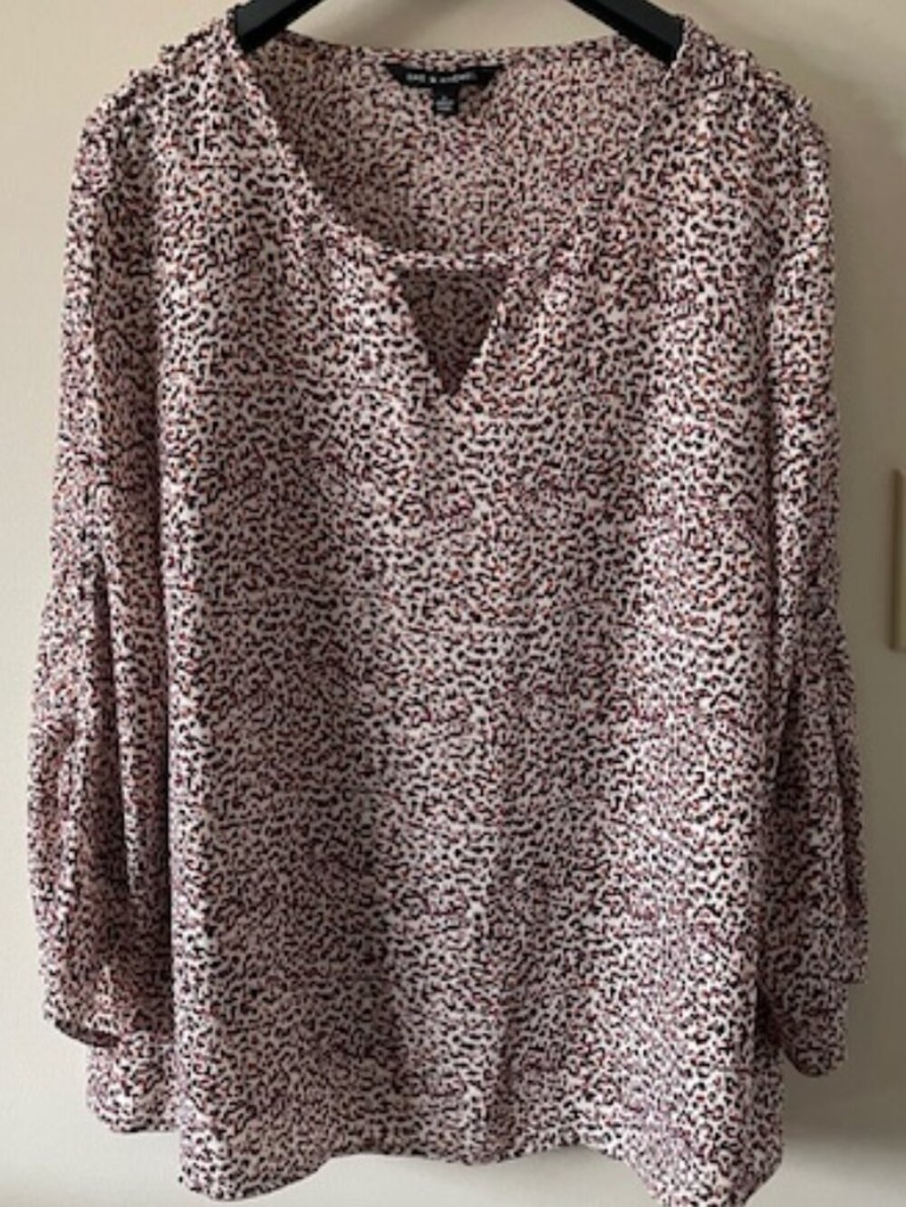Zac & Rachel Burgundy/Cream/Black patterned Blouse –full sleeves. Sz L